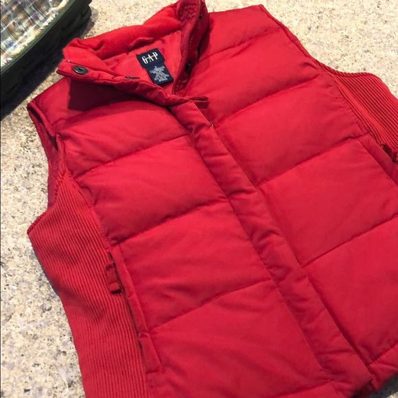 GAP Jackets & Blazers - Red Gap Puffy Vest - Women’s Size Small